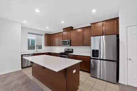 Kitchen - 3209 Auburn Leaf Loop, Folsom, CA 95630 photo 1 of 4