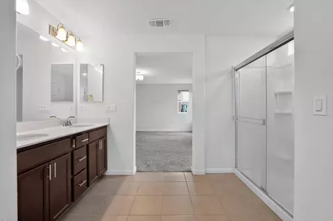 Bath - 3209 Auburn Leaf Loop, Folsom, CA 95630 photo 2 of 3