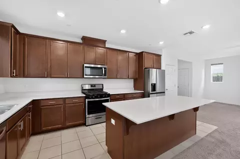Kitchen - 3209 Auburn Leaf Loop, Folsom, CA 95630 photo 2 of 4