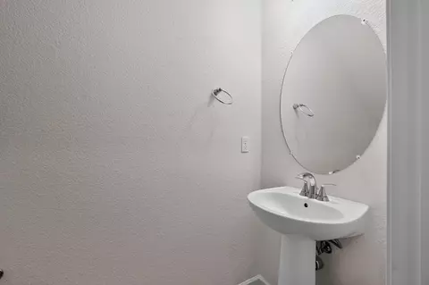 Bath - 3209 Auburn Leaf Loop, Folsom, CA 95630 photo 3 of 3