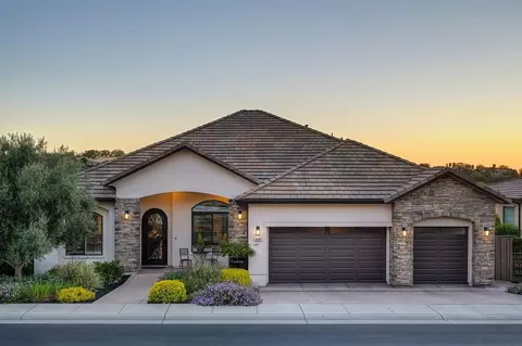 677 Sundahl Dr, Folsom, CA 95630