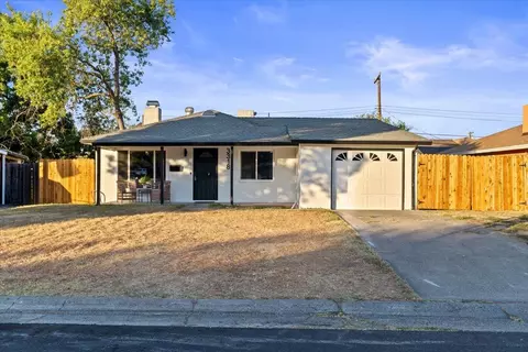 3318 Horseshoe Dr, Sacramento, CA 95821