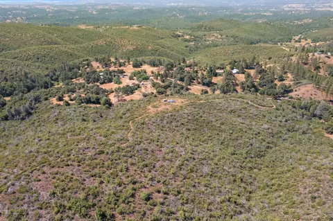 6165 Starlight Ln, Mountain Ranch, CA 95246 photo 4