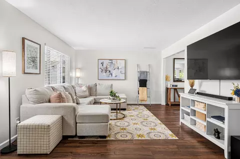 Living - 1272 Gary Way, Carmichael, CA 95608 photo 4 of 6