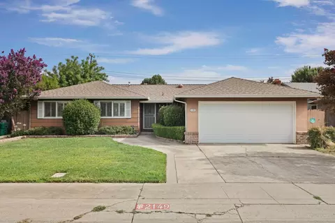 2149 Debbie Ln, Lodi, CA 95242 photo 3