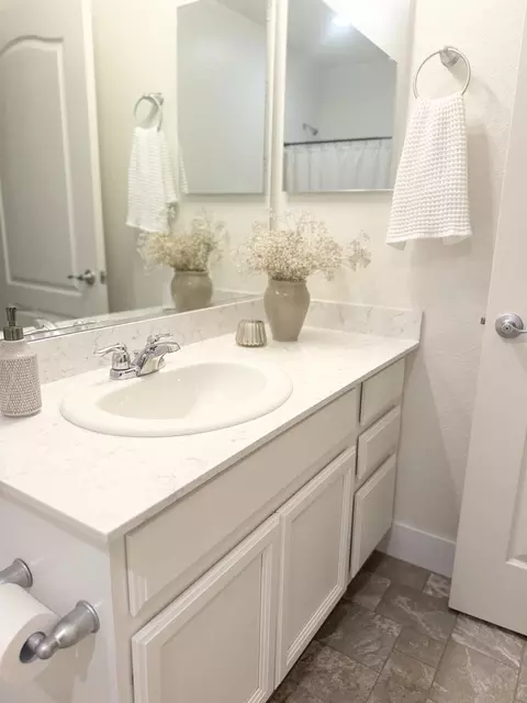 Bath - 2633 Coolidge, Manteca, CA 95337 photo 3 of 4