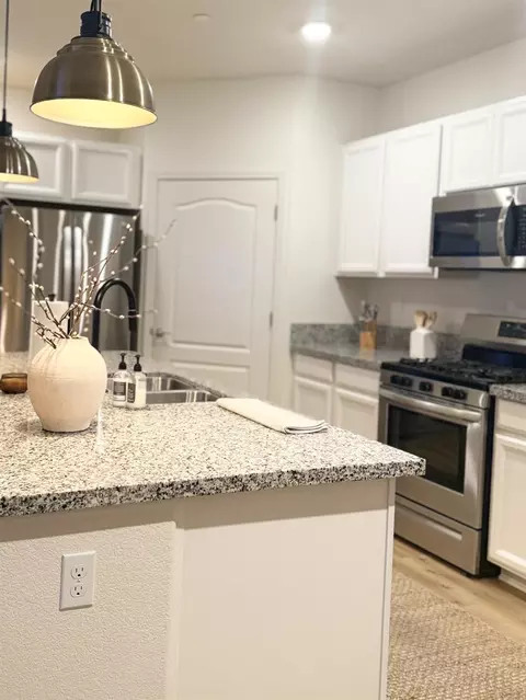 Kitchen - 2633 Coolidge, Manteca, CA 95337 photo 2 of 6