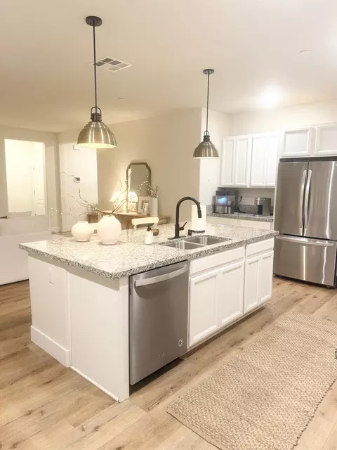 Kitchen - 2633 Coolidge, Manteca, CA 95337 photo 5 of 6