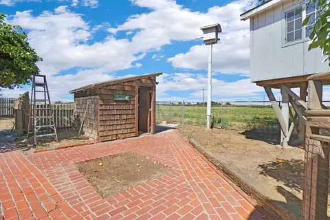 Exterior - 13806 Wells Ln, Lodi, CA 95240 photo 9 of 15