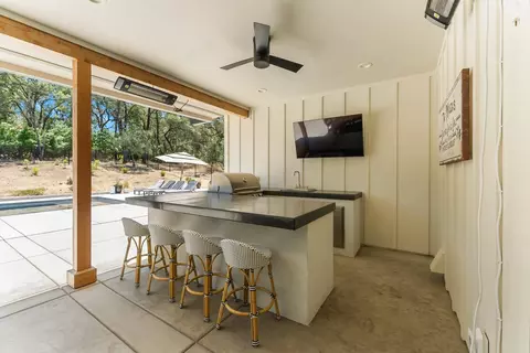 Kitchen - 2304 Howard Dr, Rescue, CA 95672 photo 6 of 8