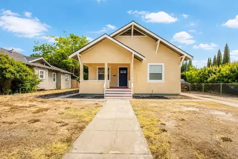 324 Church Ave, Oakdale, CA 95361