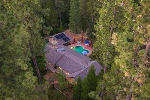 16351 Lake Vera Purdon Rd, Nevada City, CA 95959