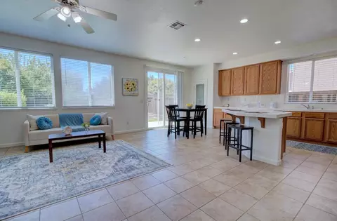 Living - 660 Bramblewood Ave, Lathrop, CA 95330 photo 2 of 5
