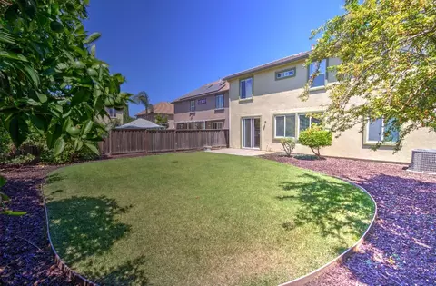 Exterior - 660 Bramblewood Ave, Lathrop, CA 95330 photo 8 of 10