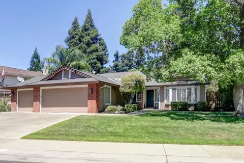 9319 Whittemore Dr, Elk Grove, CA 95624