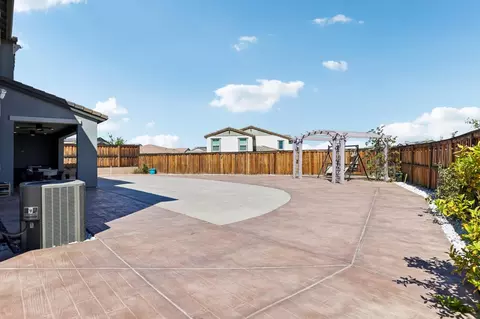 Exterior - 6416 Callaway Dr, Tracy, CA 95377 photo 7 of 16