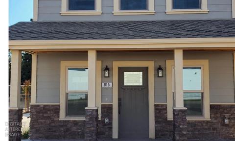 915 E G St, Oakdale, CA 95361