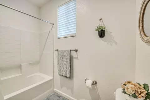 Bath - 847 Kelsey Ct, Merced, CA 95348 photo 1 of 1