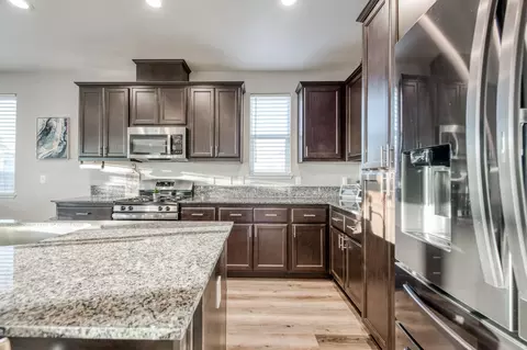Kitchen - 847 Kelsey Ct, Merced, CA 95348 photo 6 of 6