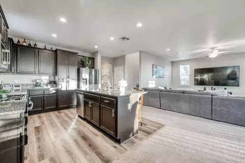 Kitchen - 847 Kelsey Ct, Merced, CA 95348 photo 4 of 6