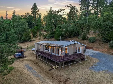 15264 Airport Rd, Nevada City, CA 95959