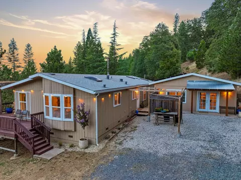 15264 Airport Rd, Nevada City, CA 95959