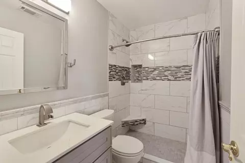Bath - 22952 S Bird Rd, Tracy, CA 95304 photo 1 of 3