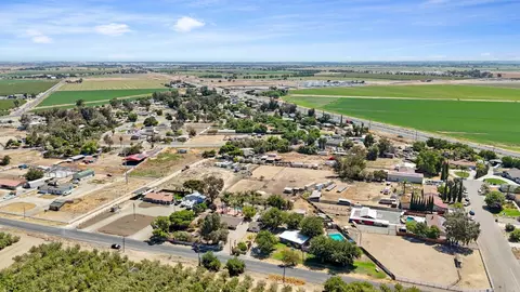 View/Area - 22952 S Bird Rd, Tracy, CA 95304 photo 9 of 12