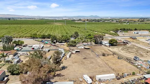 View/Area - 22952 S Bird Rd, Tracy, CA 95304 photo 6 of 12