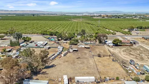 View/Area - 22952 S Bird Rd, Tracy, CA 95304 photo 7 of 12