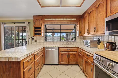 Kitchen - 22952 S Bird Rd, Tracy, CA 95304 photo 2 of 6