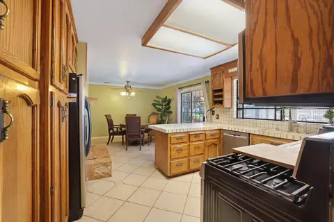 Kitchen - 22952 S Bird Rd, Tracy, CA 95304 photo 5 of 6