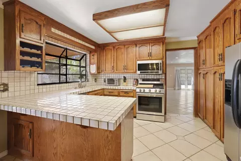 Kitchen - 22952 S Bird Rd, Tracy, CA 95304 photo 6 of 6