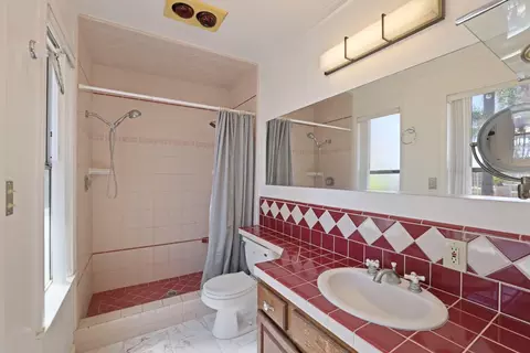 Bath - 22952 S Bird Rd, Tracy, CA 95304 photo 3 of 3