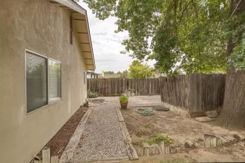 Exterior - 2004 Nadine Ave, Modesto, CA 95351 photo 7 of 7