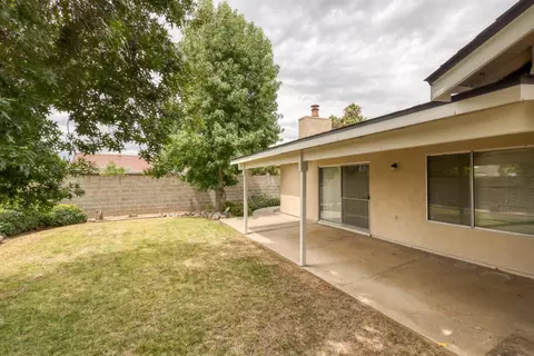 Exterior - 2004 Nadine Ave, Modesto, CA 95351 photo 3 of 7