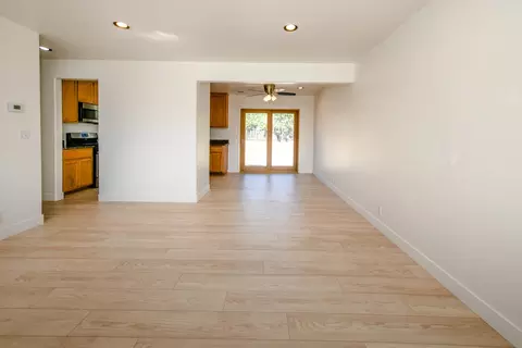 Living - 828 Jackson St, Winters, CA 95694 photo 2 of 4