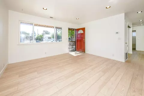 Living - 828 Jackson St, Winters, CA 95694 photo 1 of 4