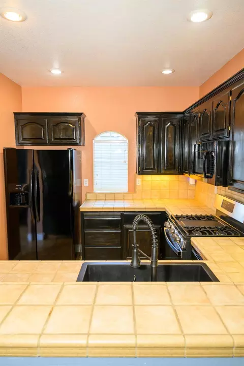 Kitchen - 244 Caples Dr, Folsom, CA 95630 photo 3 of 6