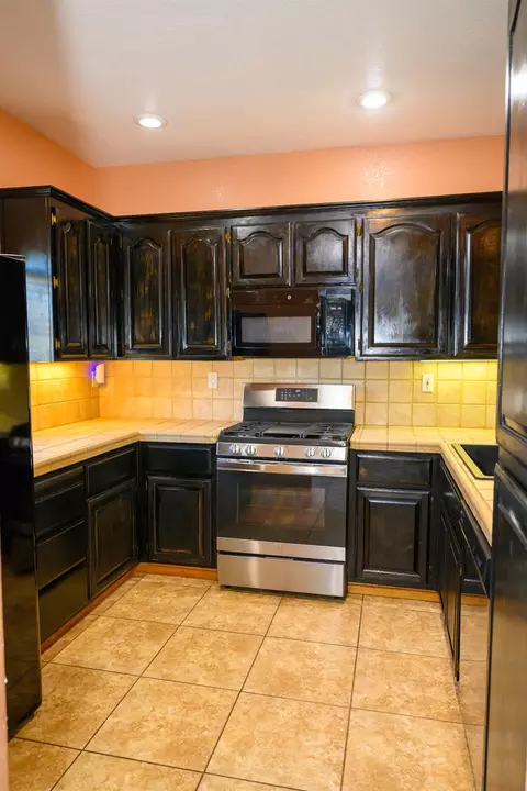 Kitchen - 244 Caples Dr, Folsom, CA 95630 photo 1 of 6