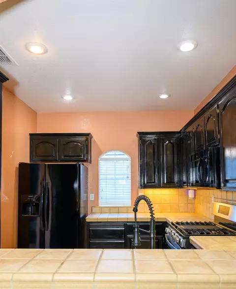 Kitchen - 244 Caples Dr, Folsom, CA 95630 photo 2 of 6