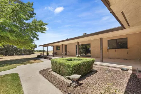 Exterior - 10996 Boessow Rd, Galt, CA 95632 photo 7 of 13