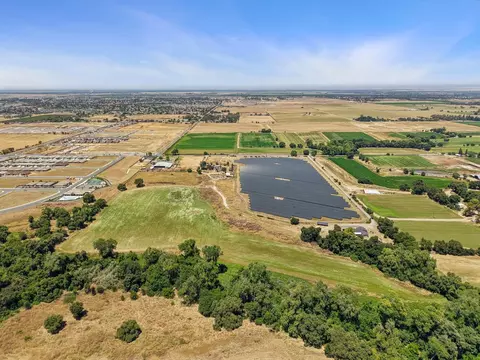 View/Area - 10996 Boessow Rd, Galt, CA 95632 photo 4 of 14