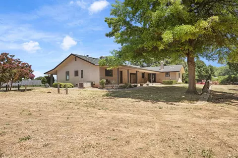 Exterior - 10996 Boessow Rd, Galt, CA 95632 photo 10 of 13