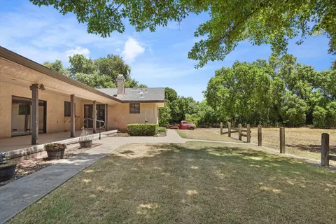 Exterior - 10996 Boessow Rd, Galt, CA 95632 photo 5 of 13