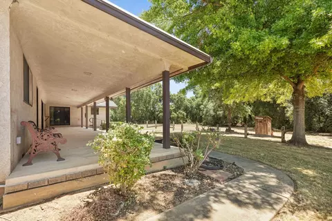 Exterior - 10996 Boessow Rd, Galt, CA 95632 photo 3 of 13