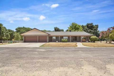 Exterior - 10996 Boessow Rd, Galt, CA 95632 photo 11 of 13