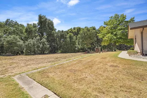 Exterior - 10996 Boessow Rd, Galt, CA 95632 photo 9 of 13