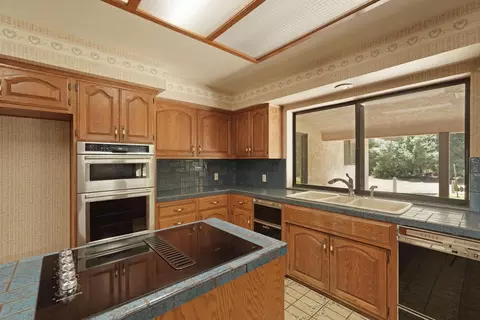 Kitchen - 10996 Boessow Rd, Galt, CA 95632 photo 2 of 4