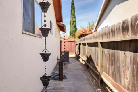 Exterior - 475 Gordon Ave, Tracy, CA 95376 photo 10 of 12